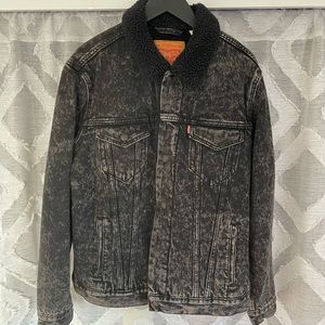 Levi's Premium Men's Faux Fur Lined Vintage Fit Trucker Jacket